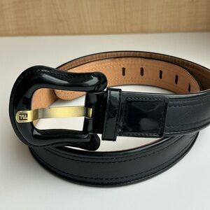 Fendi 🔥🔥🔥belt in black leather with patent leather buckle and trim
